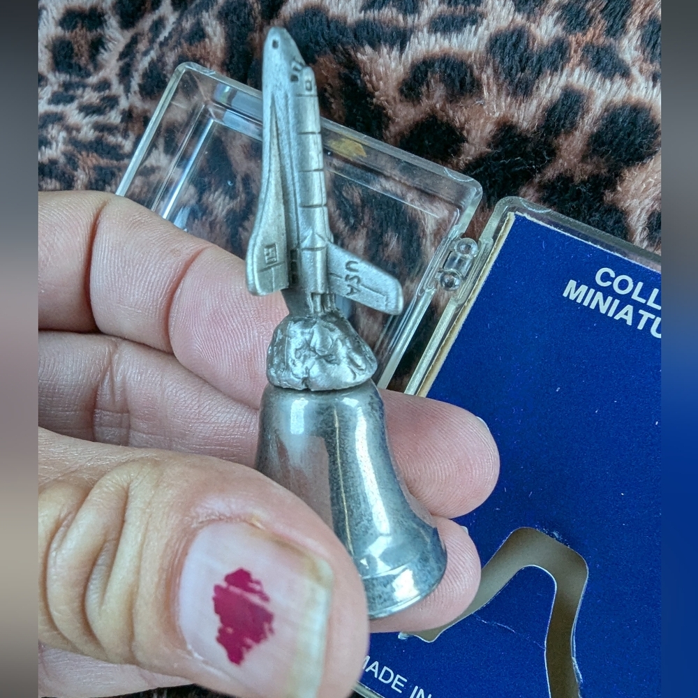 VTG 1981 COLLECTABLE SPACE SHUTTLE STEEL SILVER TONE BELL - Picture 5 of 11